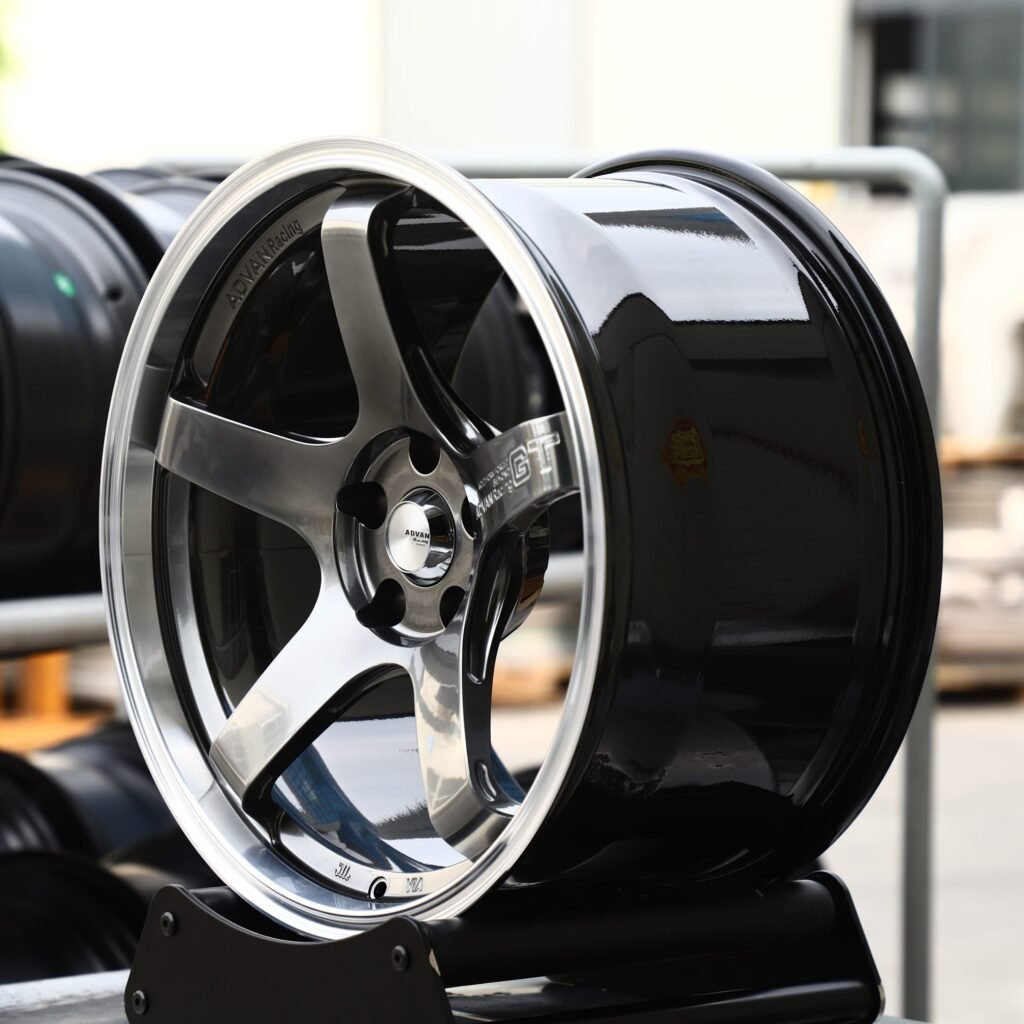 Advan Racing Metallic Gray 5-Spoke Forged Wheels - BMW M3 / Audi RS5 Fitment (5-Lug) view 4