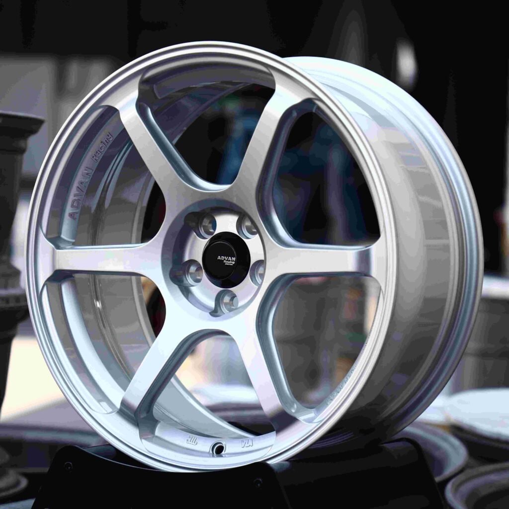 Toyota GR86 wheels – Bright Silver (Advan Racing RG-III-Style), angled view