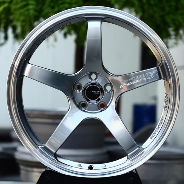 Porsche 911 wheels – Hyper Silver 5-Spoke Polished Deep Lip (Advan Racing-Style), front view