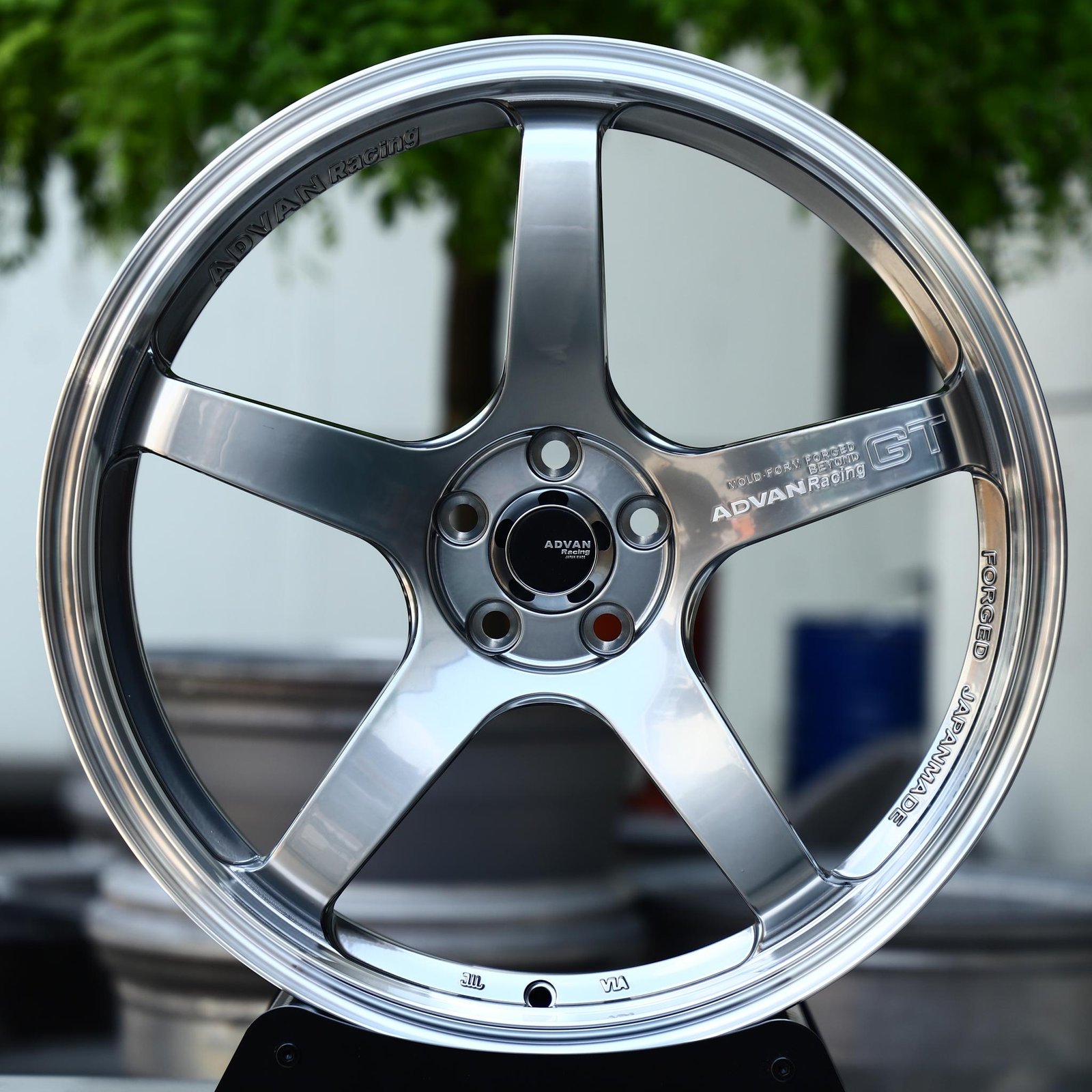 Porsche 911 wheels – Hyper Silver 5-Spoke Polished Deep Lip (Advan Racing-Style), front view