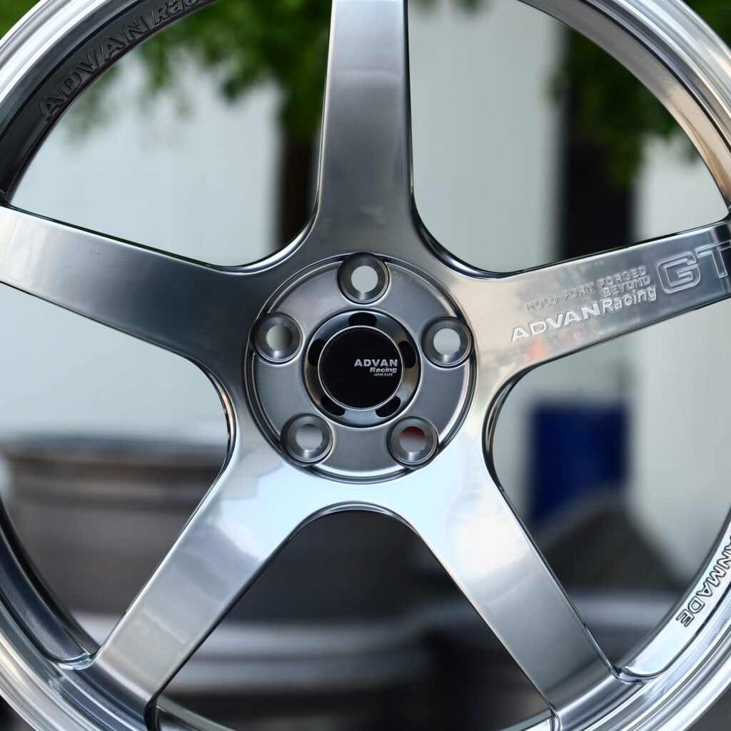 Toyota GR Supra wheels – Hyper Silver 5-Spoke Polished Deep Lip (Advan Racing-Style), lip and barrel detail