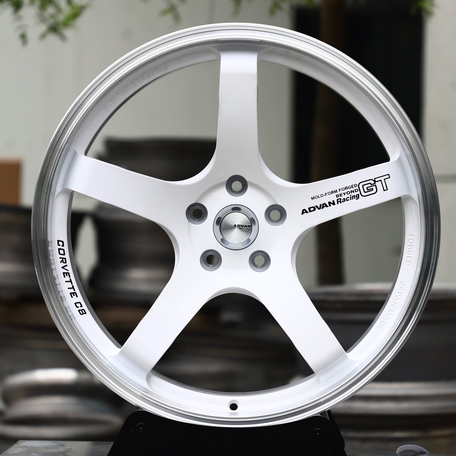 Porsche 911 wheels – Silver 5-Spoke (Advan Racing-Style), front view