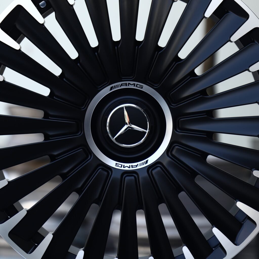 Mercedes-Benz E-Class wheels – Gloss Black Machined Turbine Multi-Spoke (AMG-Style), lip and barrel detail