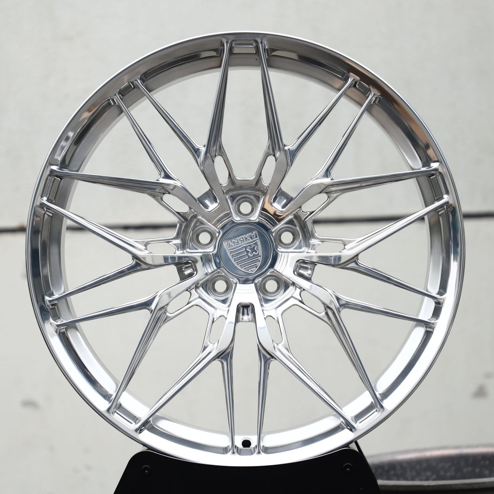 Porsche 911 wheels – Mirror Polished 10 Y-Spoke Mesh (Anrky-Style), front view