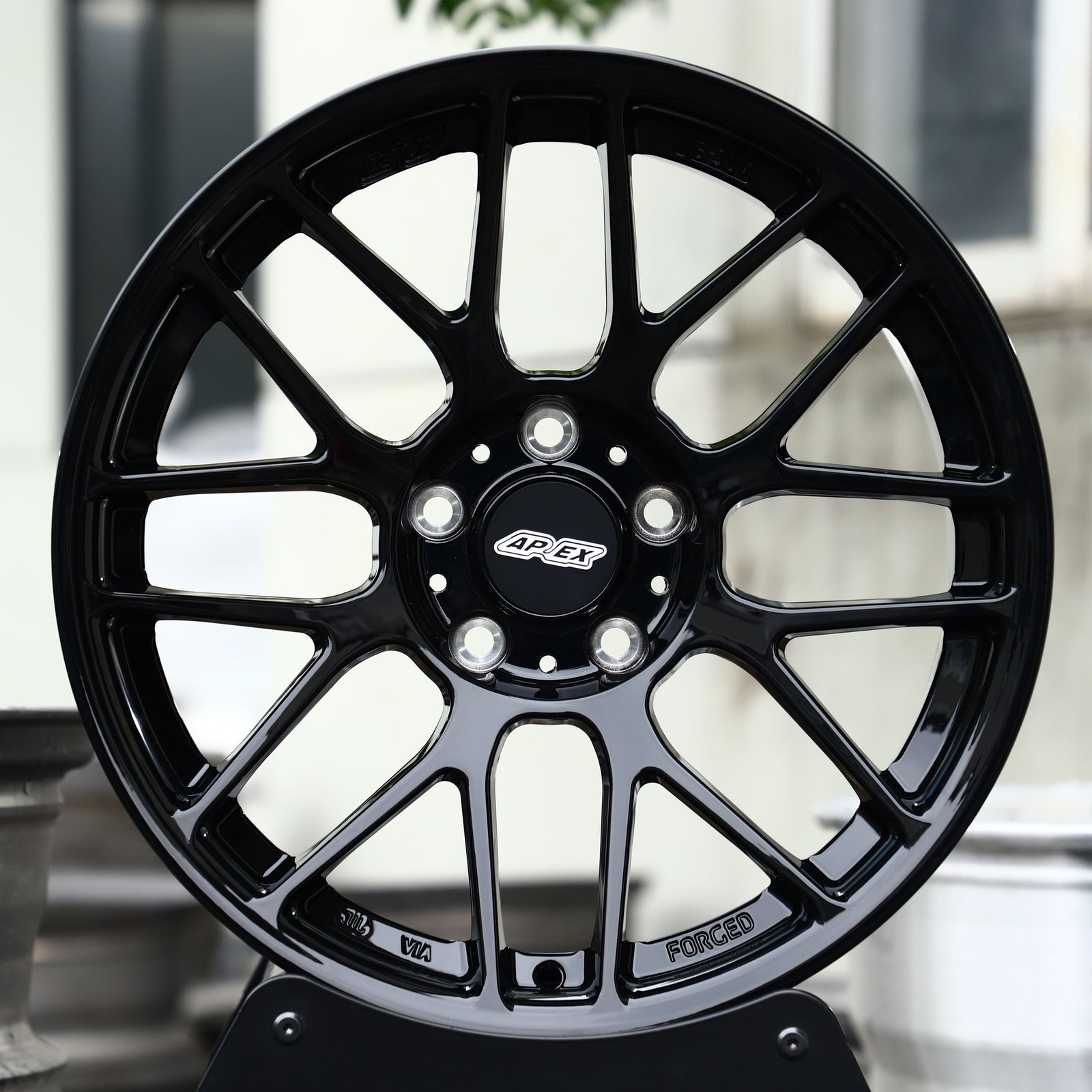 BMW M3 E46 wheels – ARC Gloss Black 8 Y-Spoke (APEX ARC-8-Style), front view