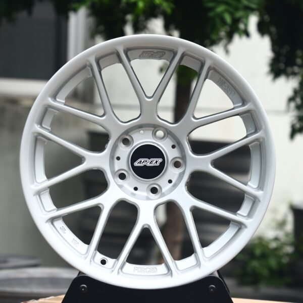 BMW M3 E46 wheels – Bright Silver 8 Y-Spoke (APEX EC-7-Style), front view