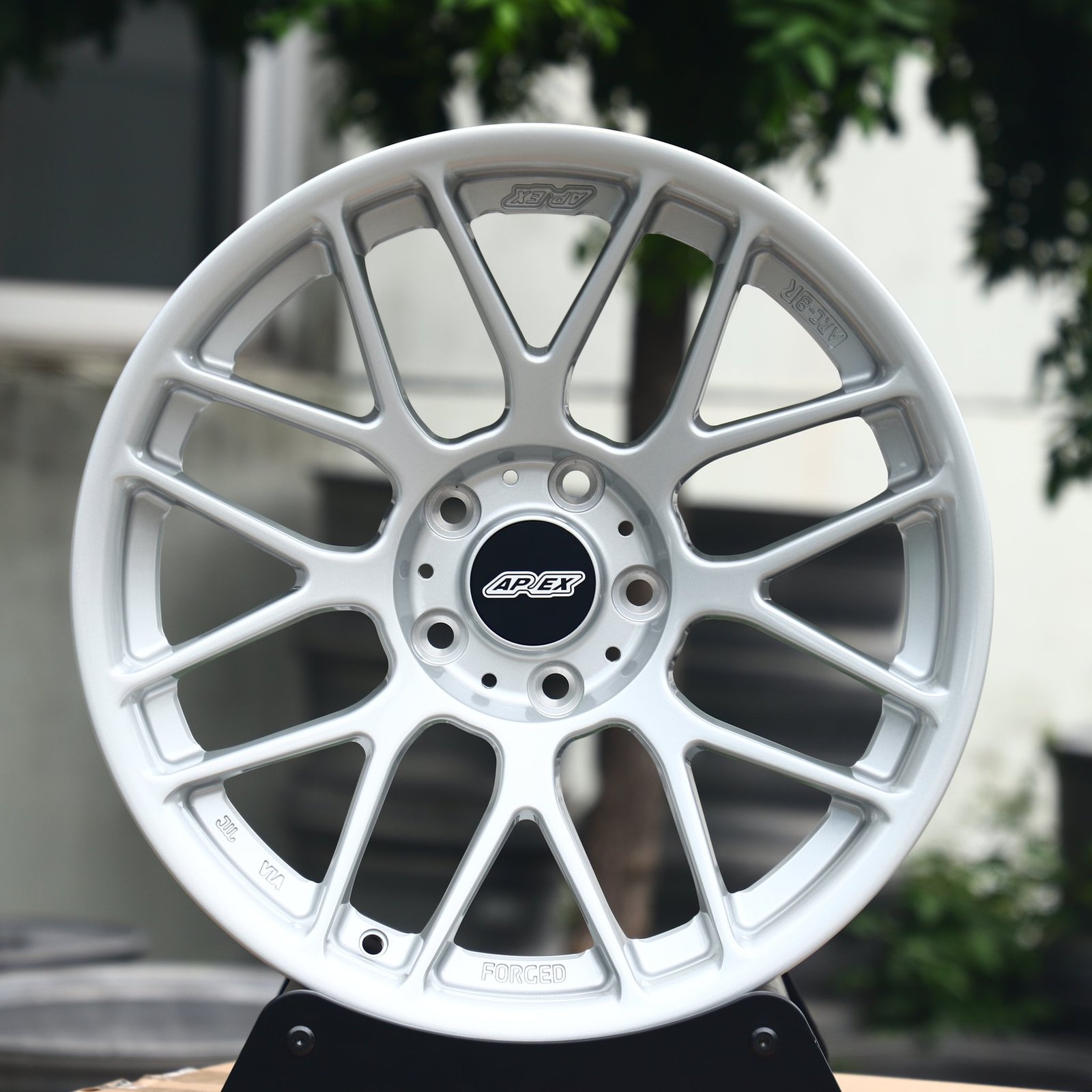 BMW M3 E46 wheels – Bright Silver 8 Y-Spoke (APEX EC-7-Style), front view