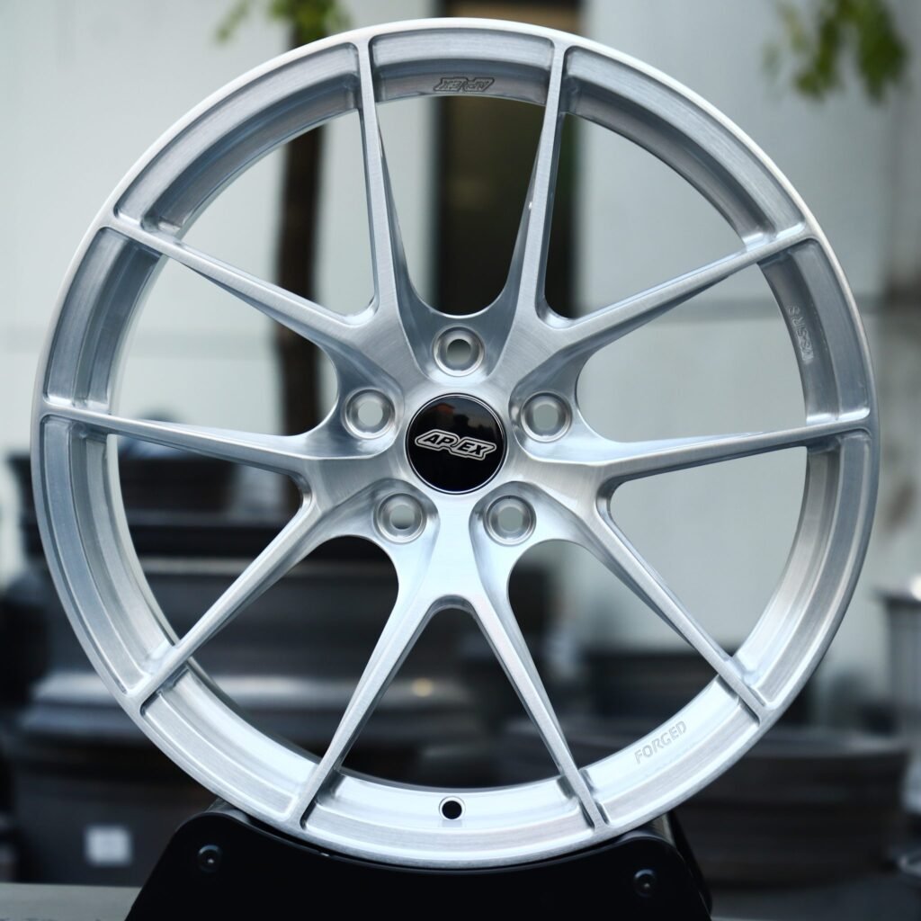 Toyota GR86 wheels – Brushed Silver 5 Y-Spoke (APEX VS-5RS-Style), front view