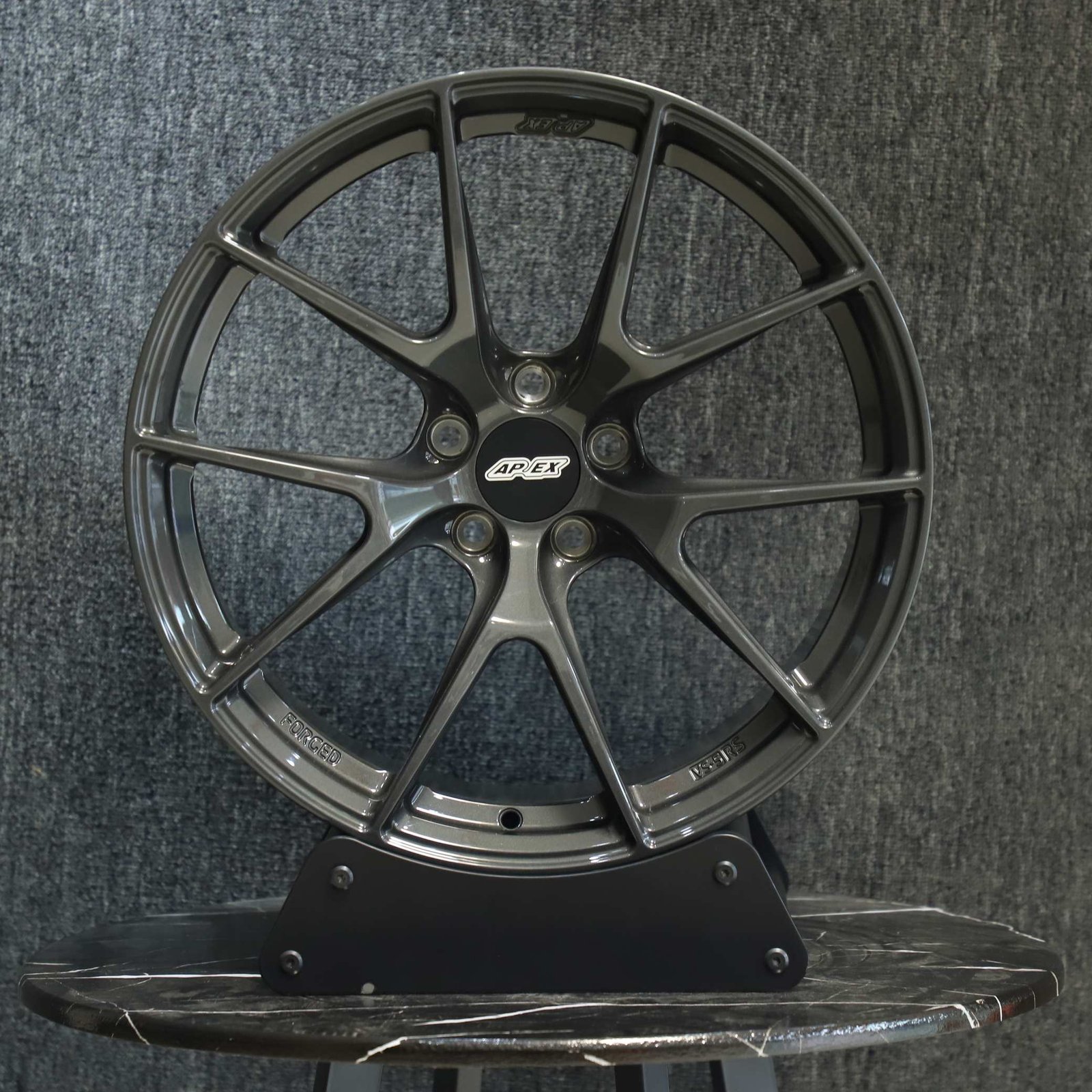 Toyota GR86 wheels – Gloss Black / Gunmetal 5 Y-Spoke (APEX VS-5RS-Style), front view