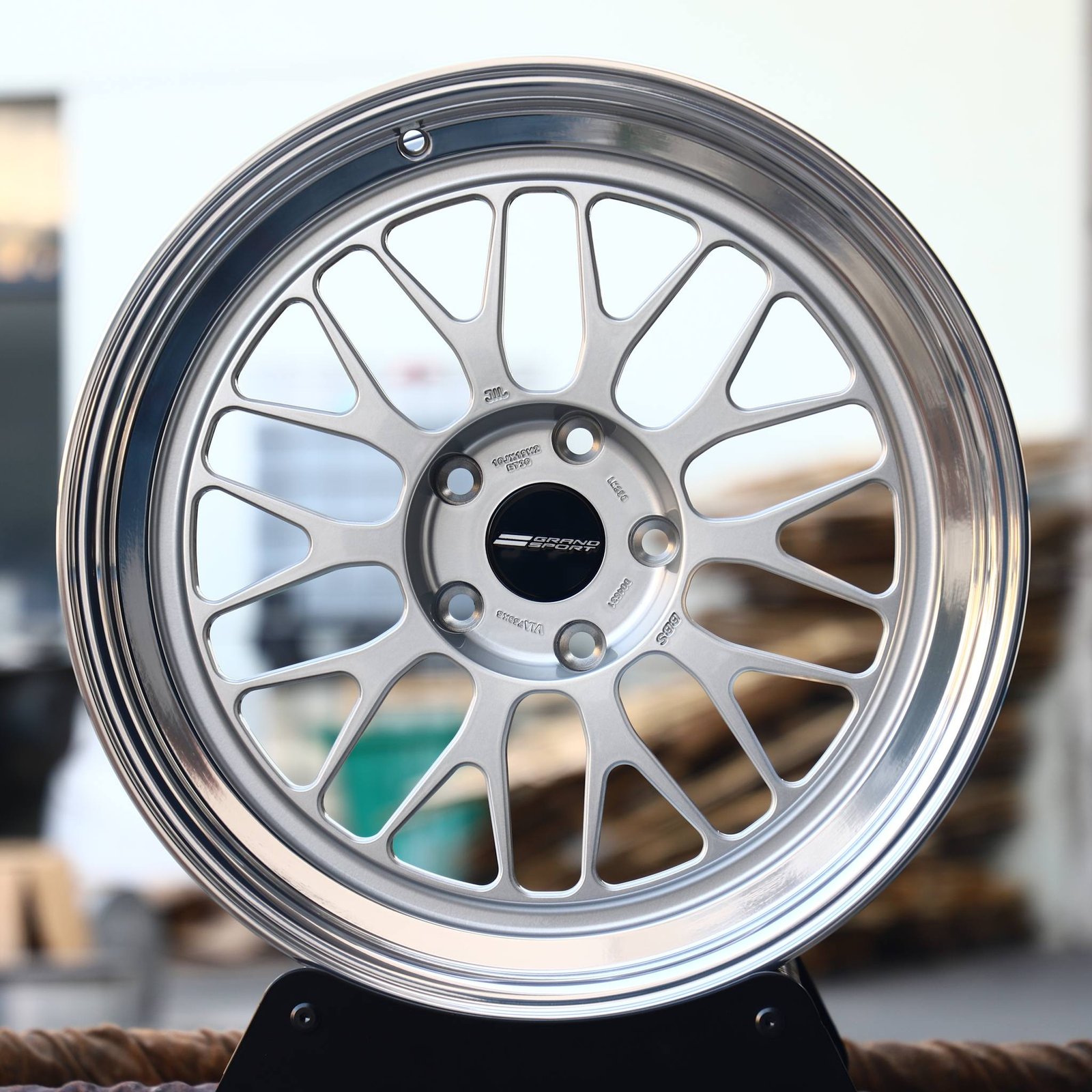 BMW M3 E46 wheels – Matte Silver Deep Lip (APEX ML-10RT-Style), front view