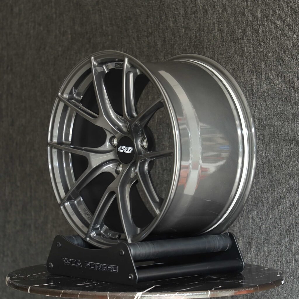 BMW M3 F80 wheels – Metallic Gray 5 Y-Spoke (APEX VS-5RS-Style), lip and barrel detail