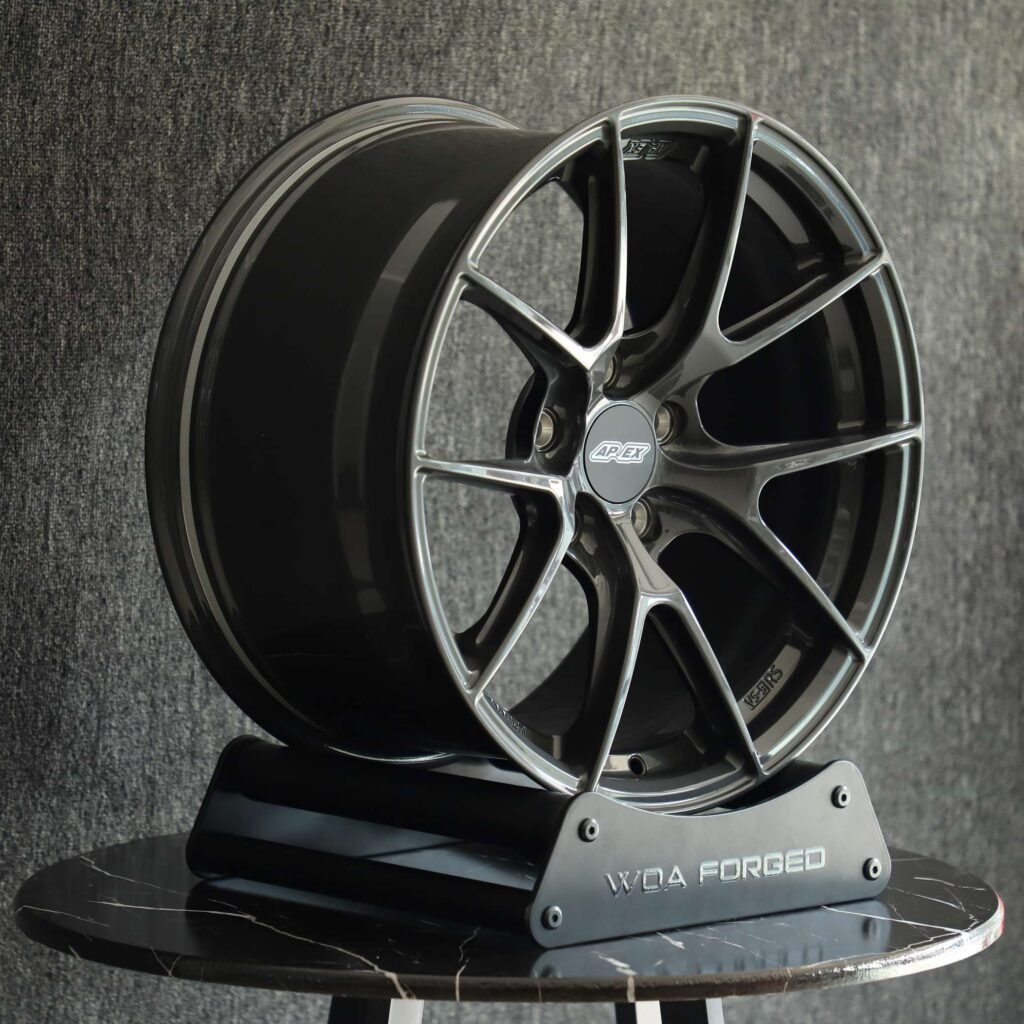 BMW M3 F80 wheels – Metallic Gray 5 Y-Spoke (APEX VS-5RS-Style), lip and barrel detail