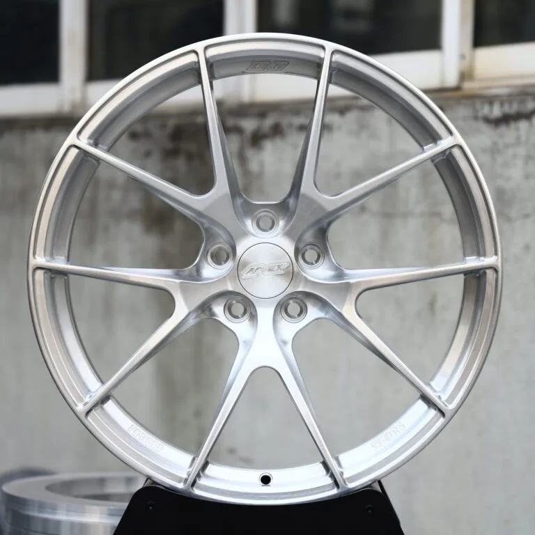 APEX-Style Brushed Silver 5 Y-Spoke Forged Wheels – Porsche 911 / M3, front view