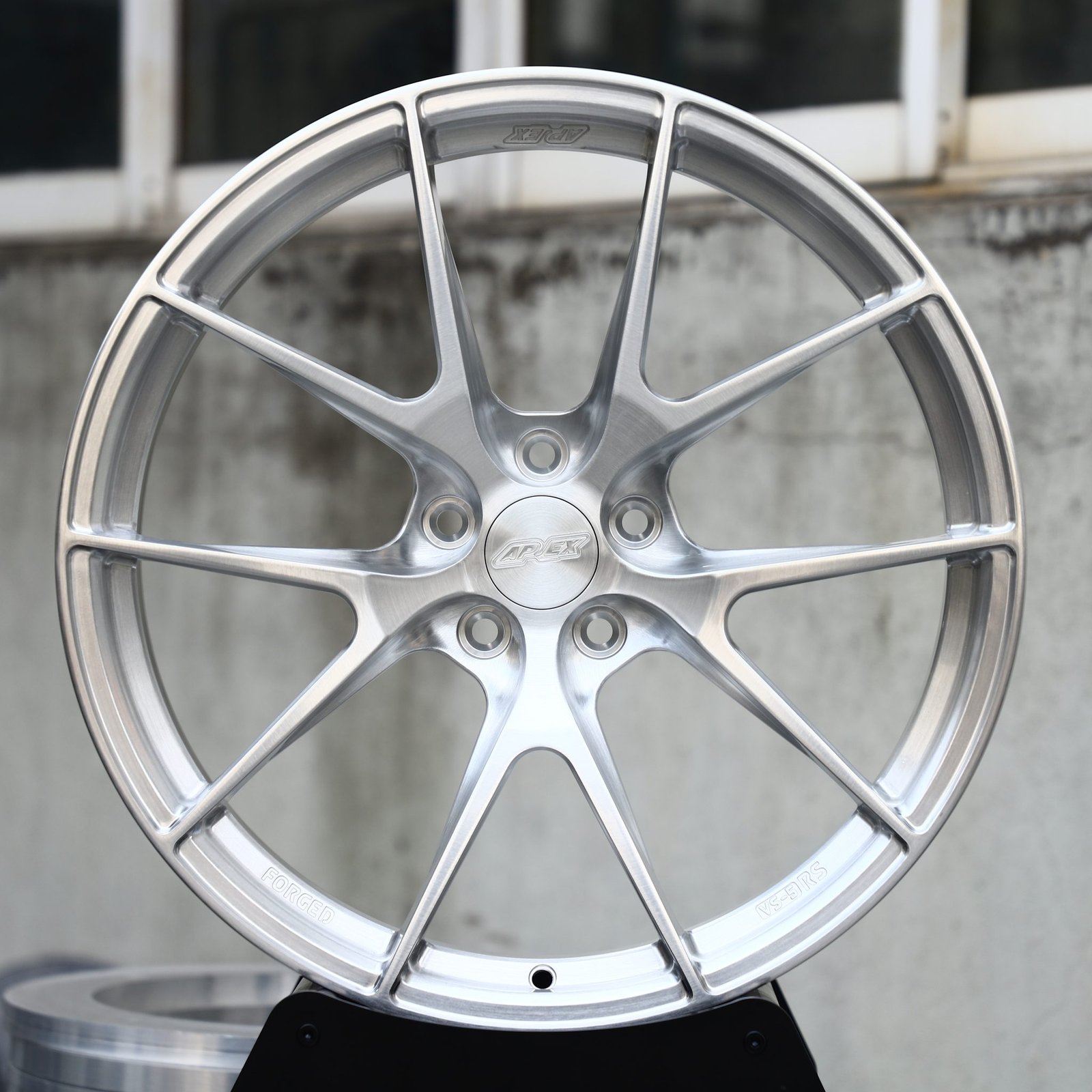 Porsche 911 wheels – Brushed Silver 5 Y-Spoke (APEX-Style), front view