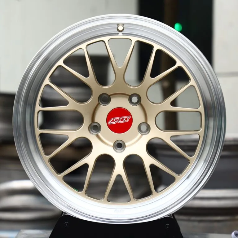 APEX-Style Gold Mesh Polished Lip Forged Wheels – Porsche 911 / M3, front view