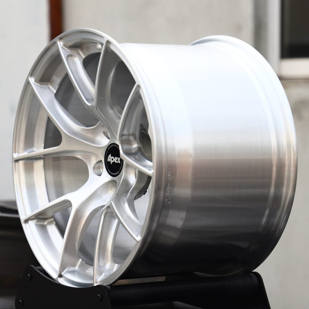 5x130 wheels – Hyper Silver 5 Y-Spoke (APEX-Style), side view