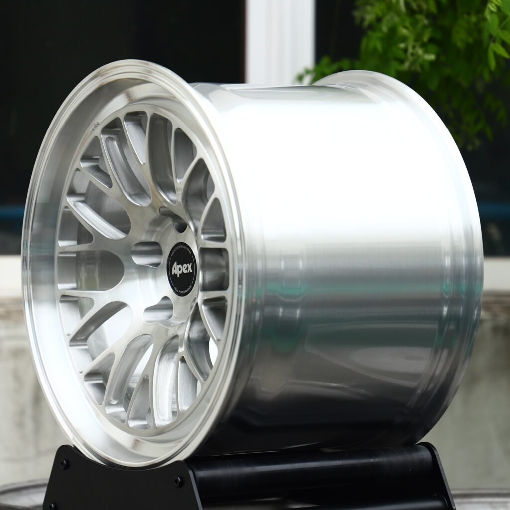 5x130 wheels – Hyper Silver Mesh Polished Lip (APEX-Style), side view