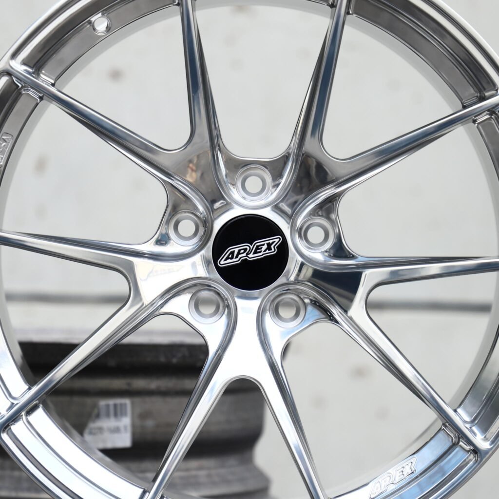 BMW M4 F82 wheels – Mirror Polished 5 Y-Spoke (APEX-Style), lip and barrel detail