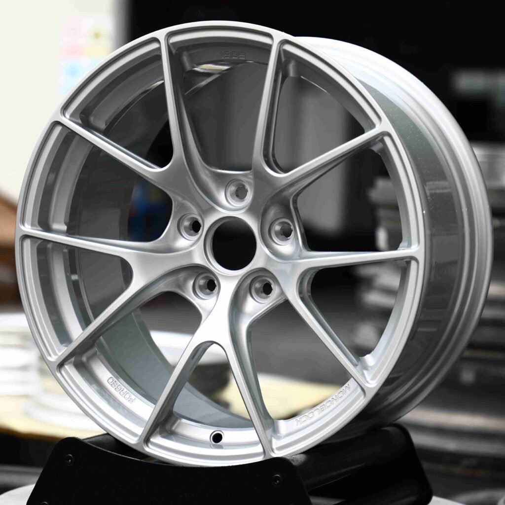APEX VS-5RS Bright Silver 5 Y-Spoke Forged Wheels - Porsche 911 / BMW M3 Fitment (5-Lug) view 2