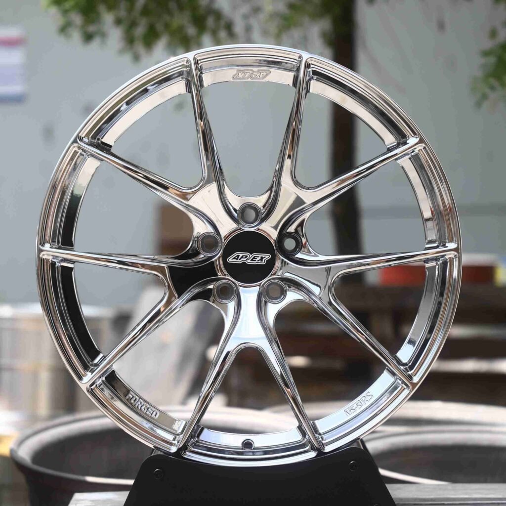 Toyota GR86 wheels – Chrome (APEX VS-5RS-Style), front view
