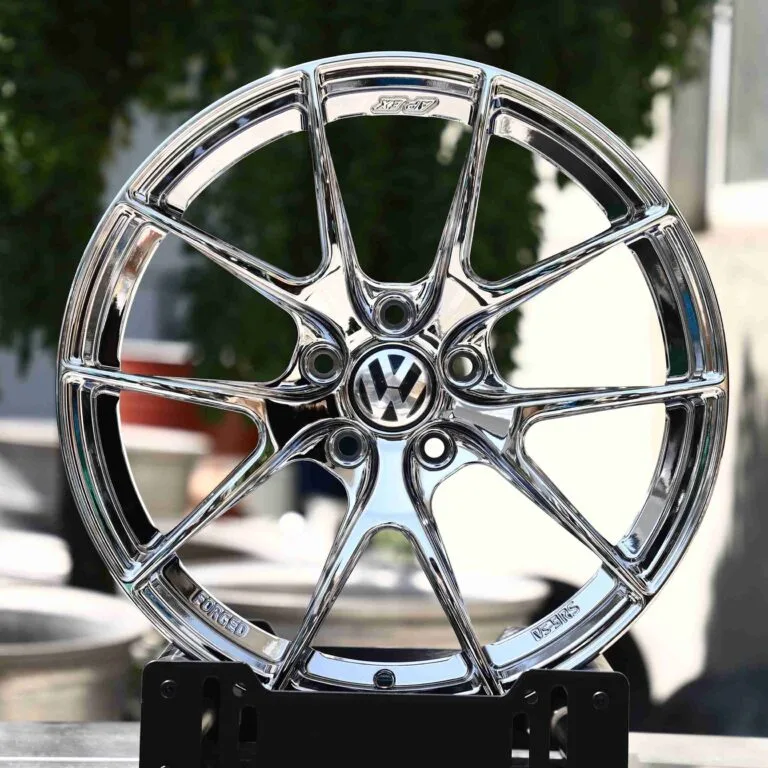 Toyota GR86 wheels – Chrome (APEX VS-5RS-Style), front view