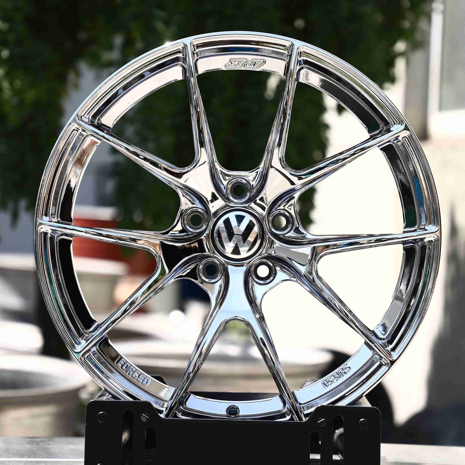 Volkswagen Golf GTI wheels – Chrome (Volkswagen OEM-Style), front view