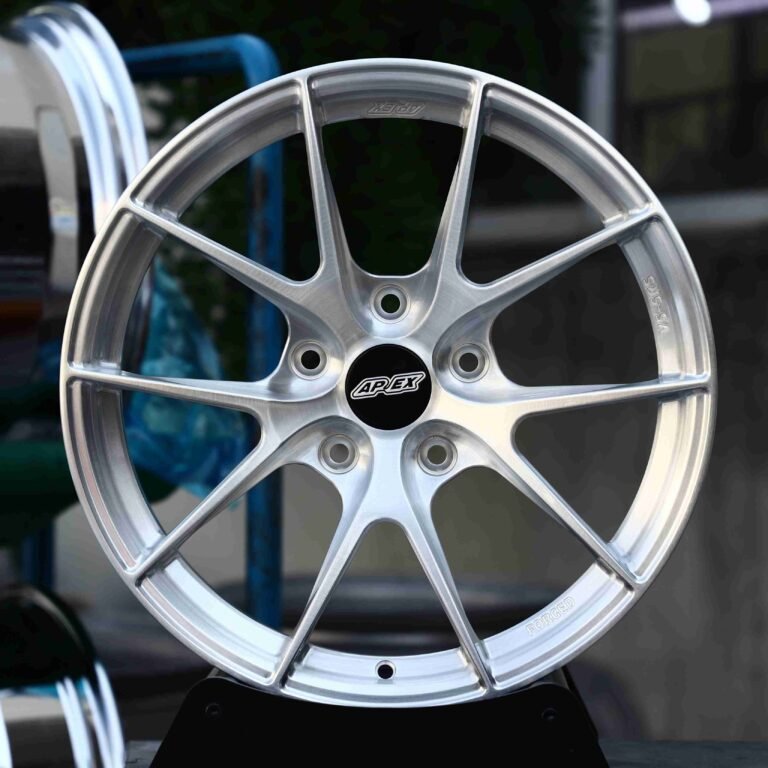 Toyota GR86 wheels – Matte Silver (APEX VS-5RS-Style), front view