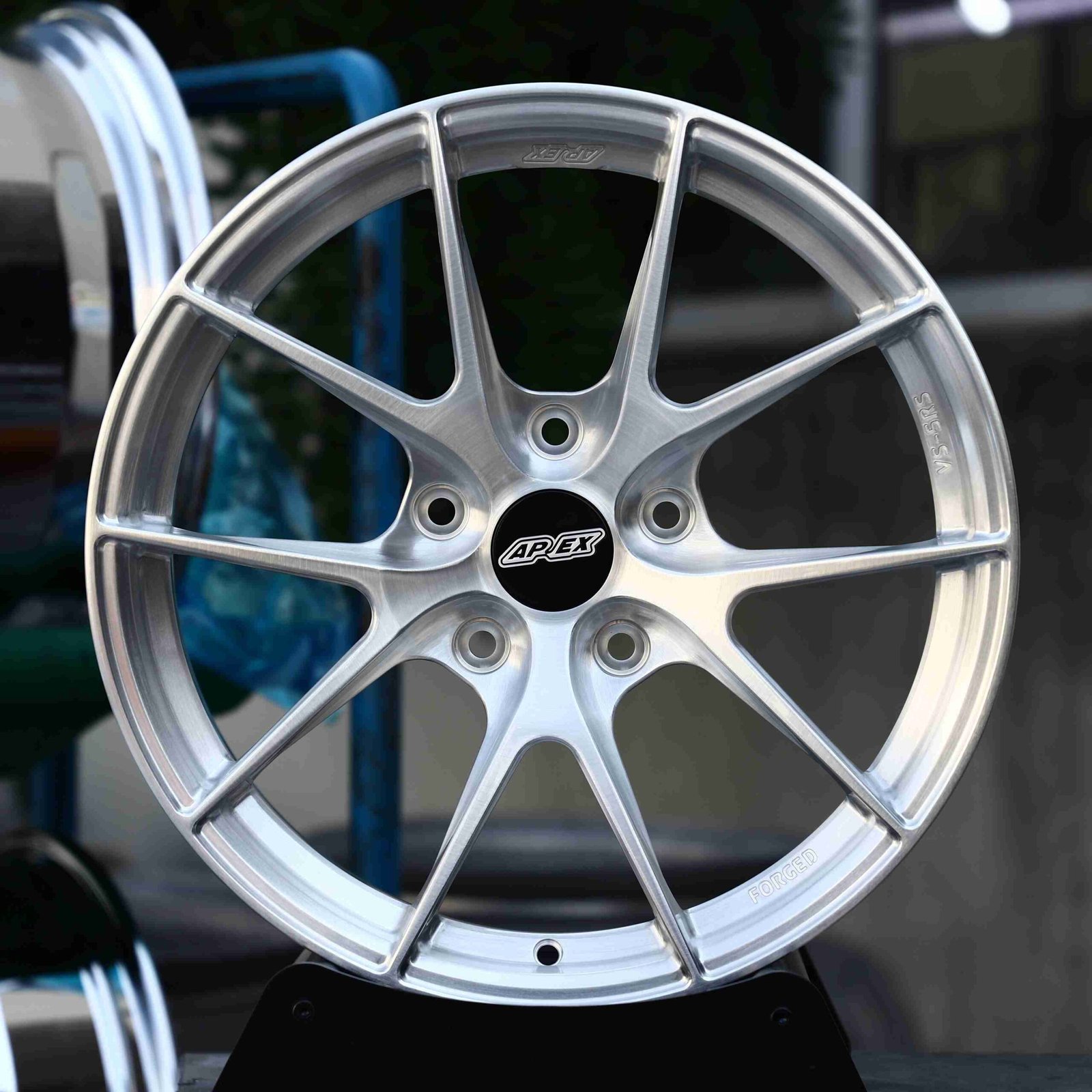 Toyota GR86 wheels – Matte Silver (APEX VS-5RS-Style), front view