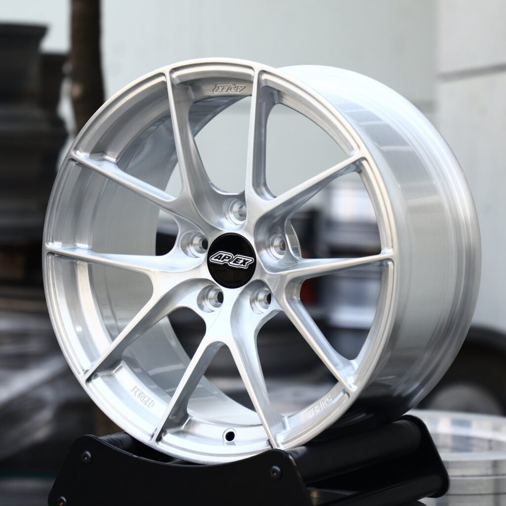 BMW M3 wheels – Hyper Silver 5 Y-Spoke (APEX VS-5RS-Style), angled view