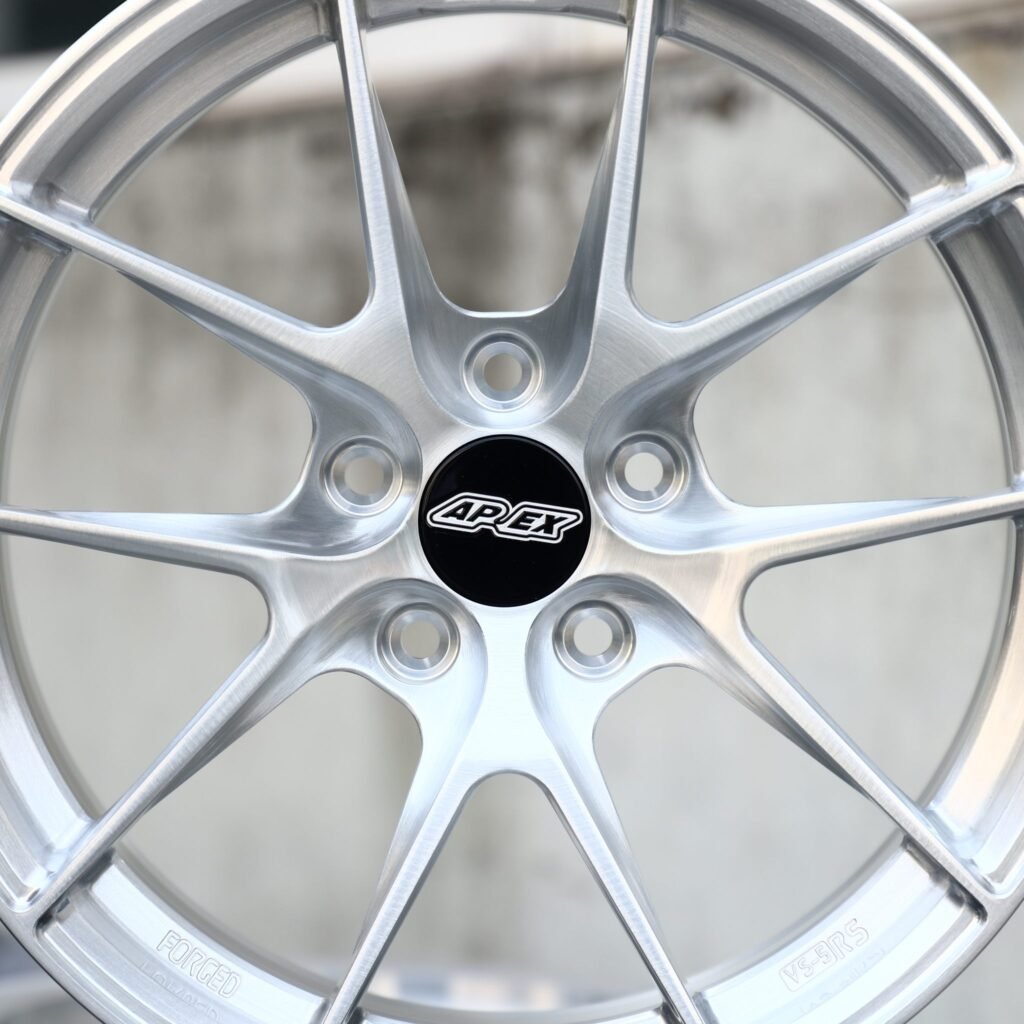 BMW M4 F82 wheels – Hyper Silver 5 Y-Spoke (APEX VS-5RS-Style), lip and barrel detail
