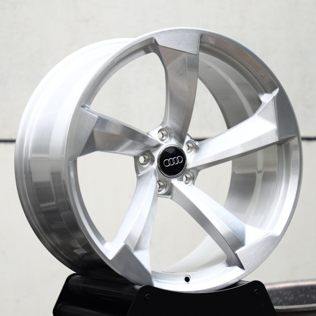 Audi RS3 8Y wheels – Brushed Silver 5-Spoke Rotor (Audi OEM-Style), lip and barrel detail