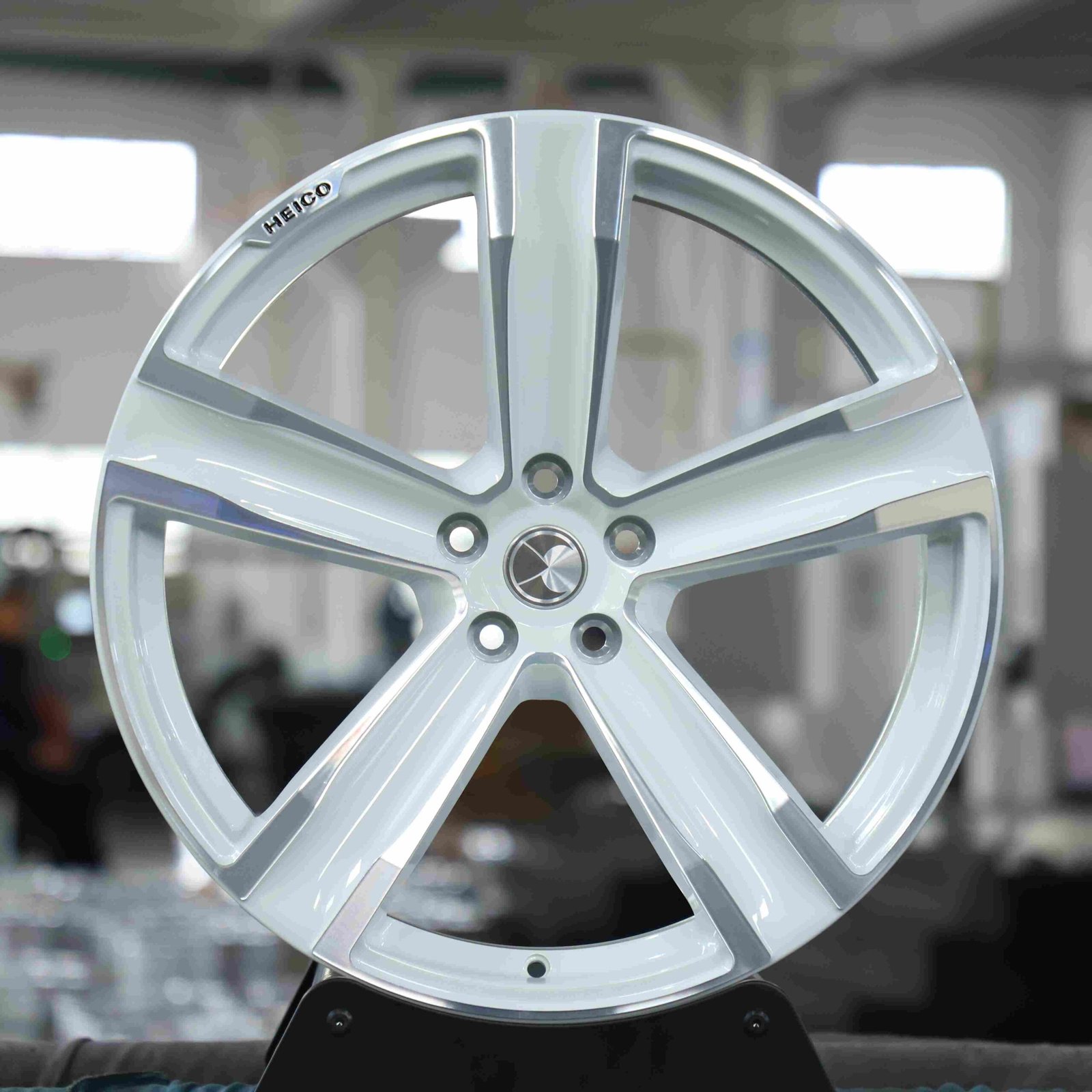 Mercedes-Benz E-Class W213 wheels – Blue 5-Spoke Machined Face (Mercedes-Benz OEM-Style), front view
