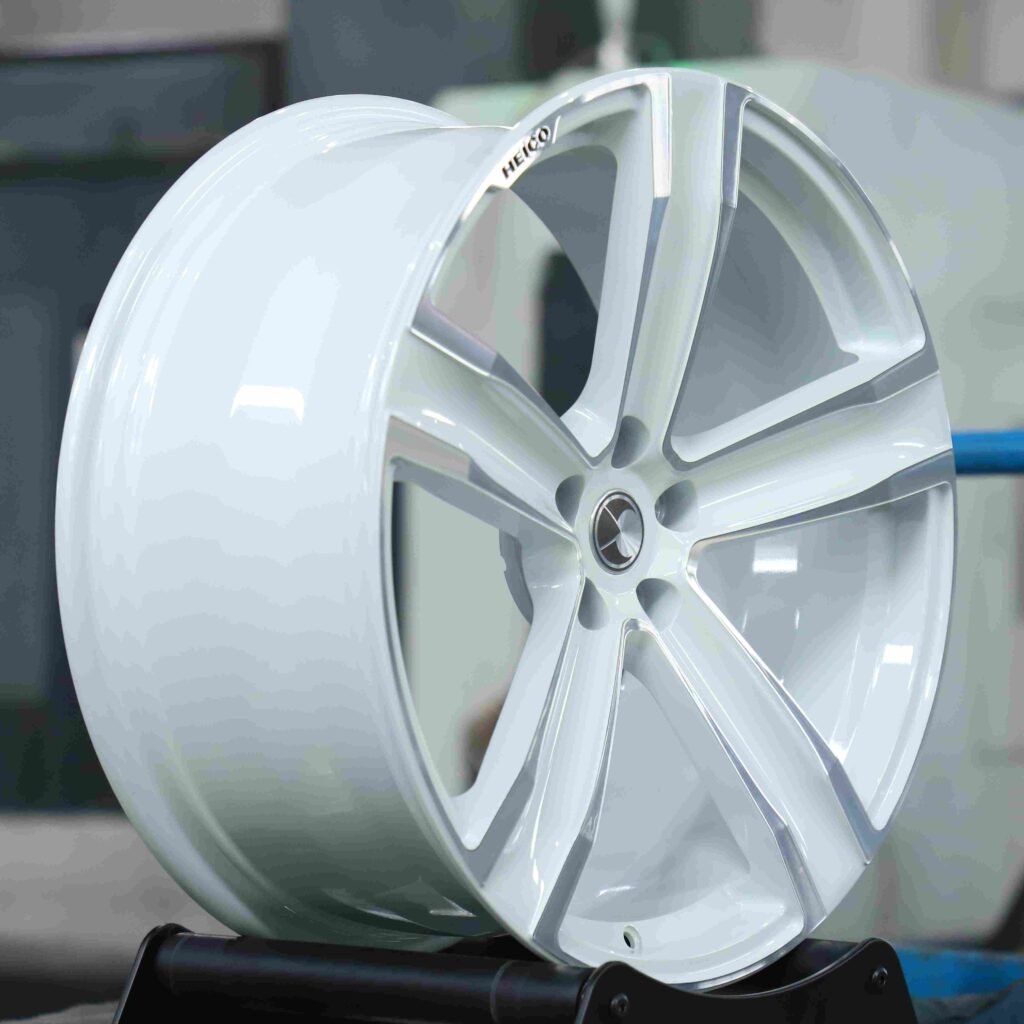 Mercedes-Benz S-Class W223 wheels – Blue 5-Spoke Machined Face (Mercedes-Benz OEM-Style), lip and barrel detail