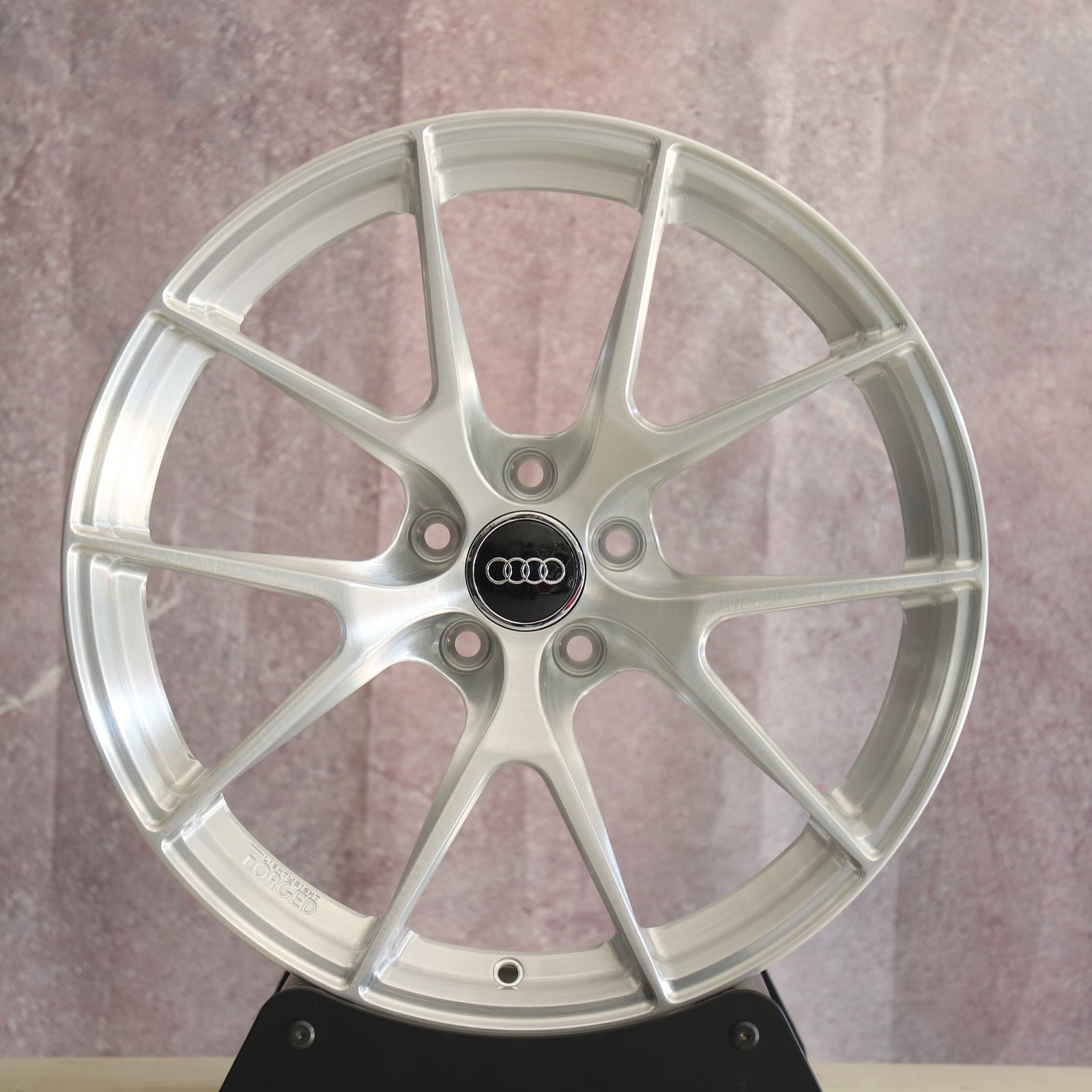 Audi A6 wheels – Brushed Silver 5 Y-Spoke, front view