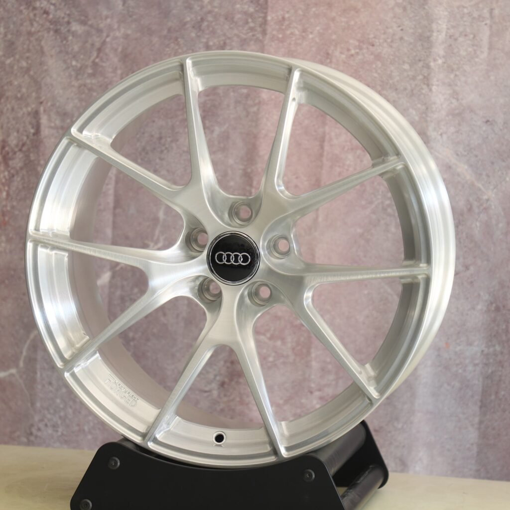 Audi A4 wheels – Brushed Silver 5 Y-Spoke, angled view