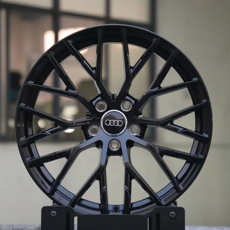 Audi A6 / A4 Forged Wheels – Gloss Black Mesh, front view