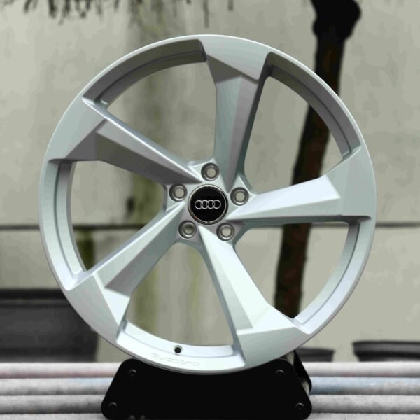 Audi A6 wheels – Silver / Gray Directional, front view
