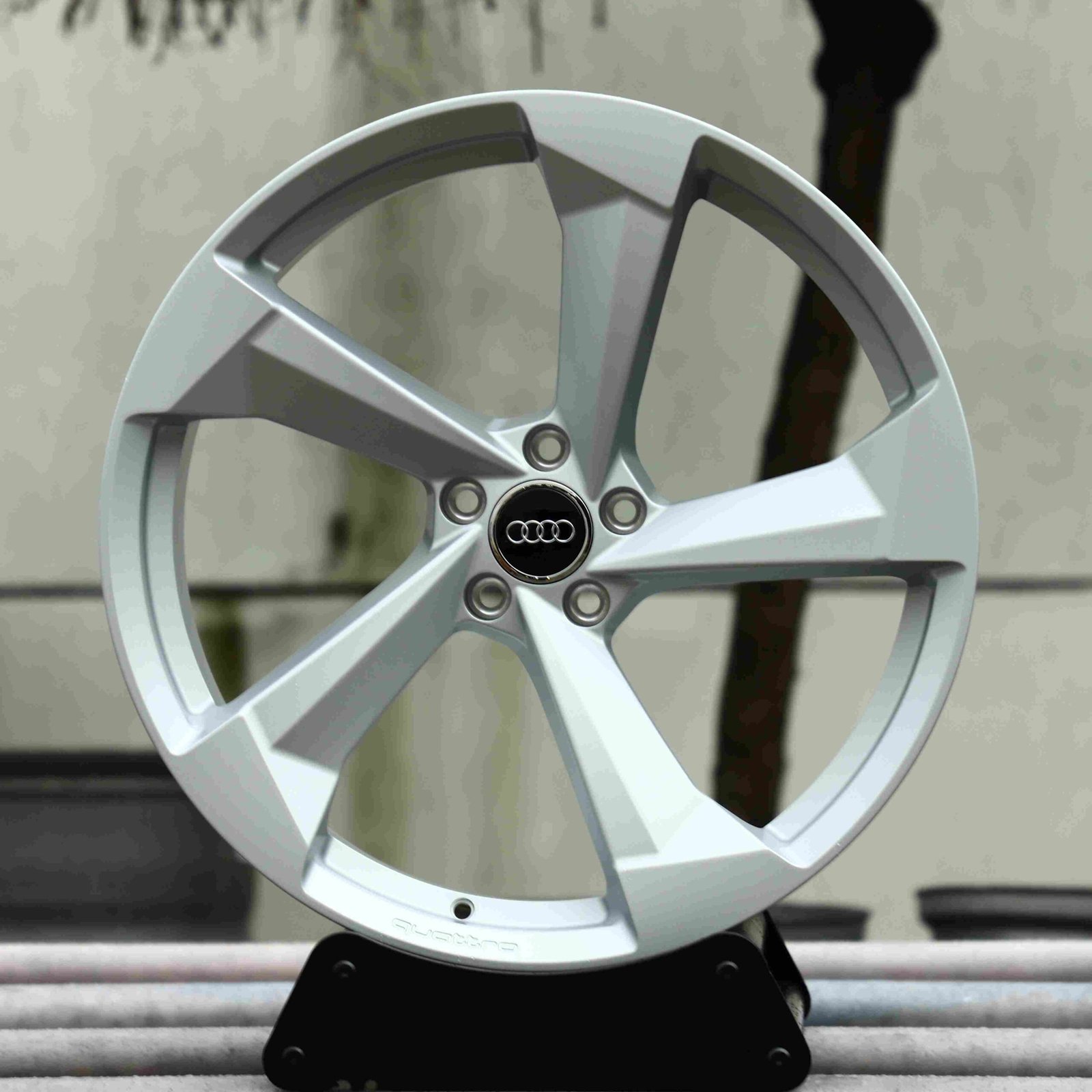 Audi A6 wheels – Silver / Gray Directional, front view