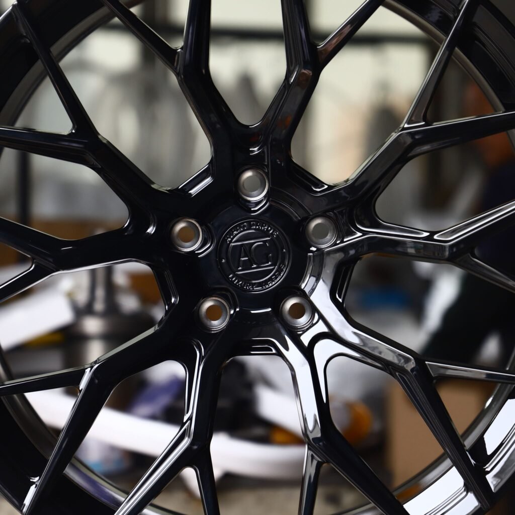 BMW M4 F82 wheels – Gloss Black Machined Mesh (Avant Garde-Style), lip and barrel detail