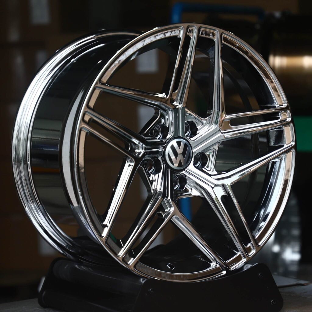 Audi R8 wheels – Gloss Black Machined Mesh (Avant Garde-Style), close-up view
