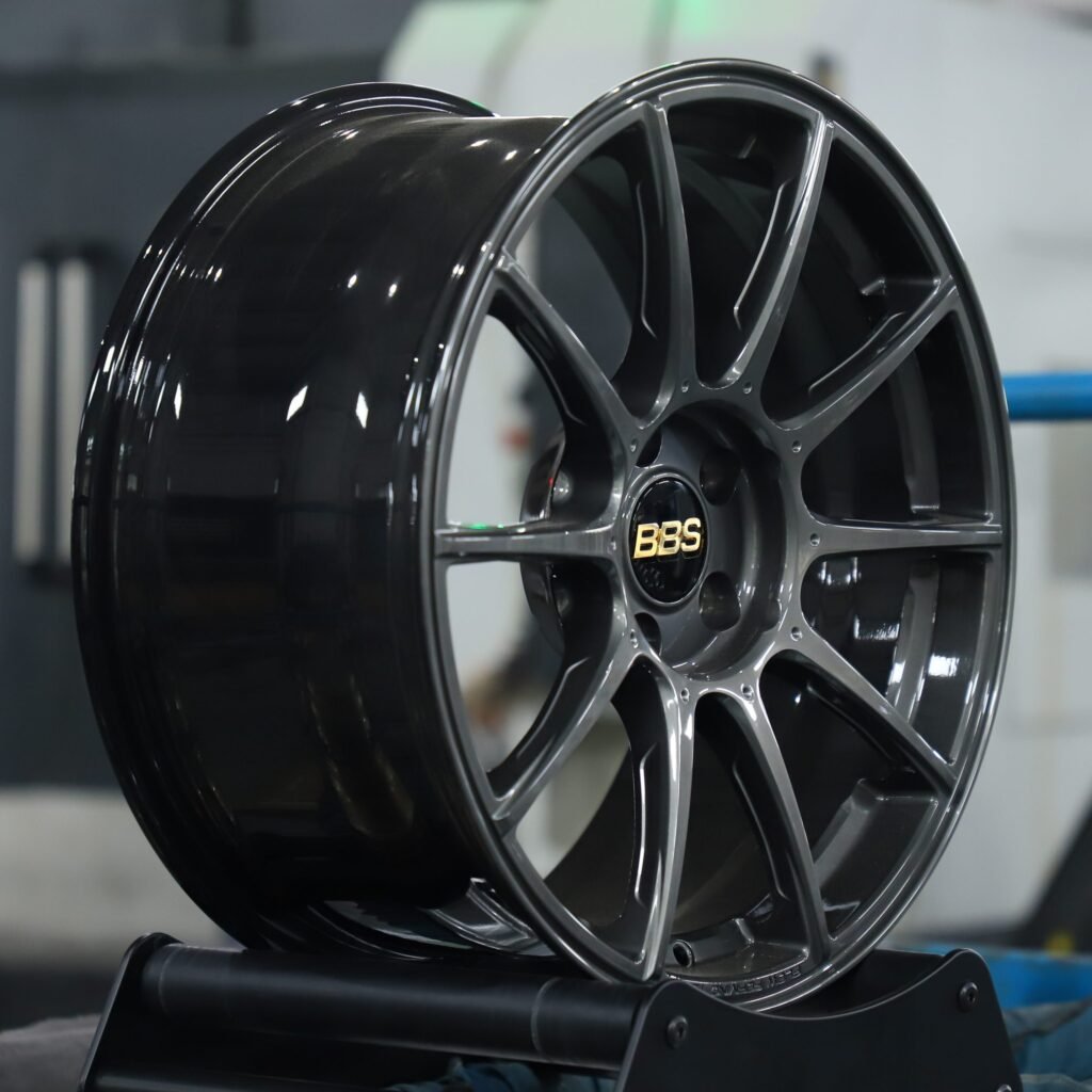 BMW M3 F80 wheels – Bright Gray 10-Spoke (BBS RE-V7-Style), lip and barrel detail