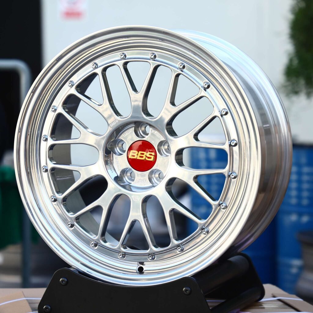 Porsche 911 wheels – Bright Silver 10 Y-Spoke Deep Lip (BBS LM-Style), angled view