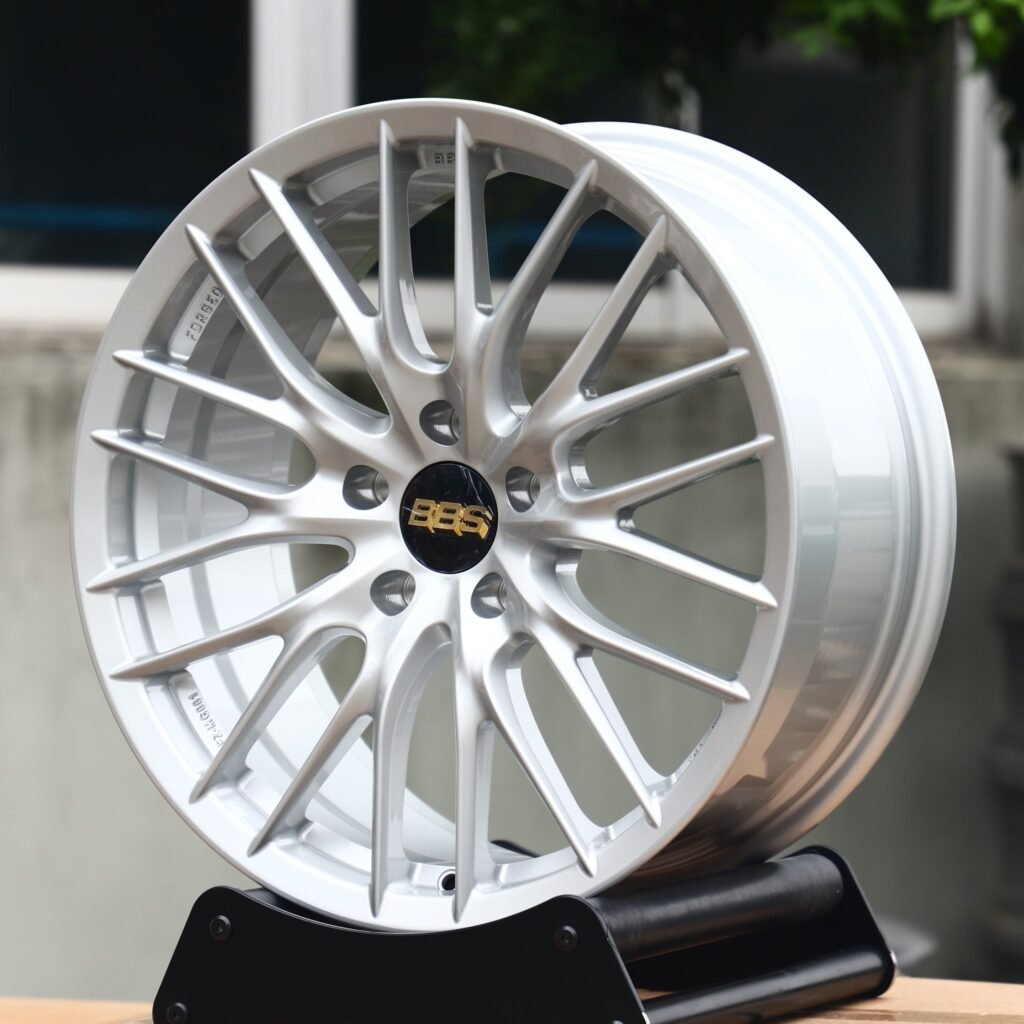Porsche 911 wheels – BBS Bright Silver 10 Y-Spoke, angled view