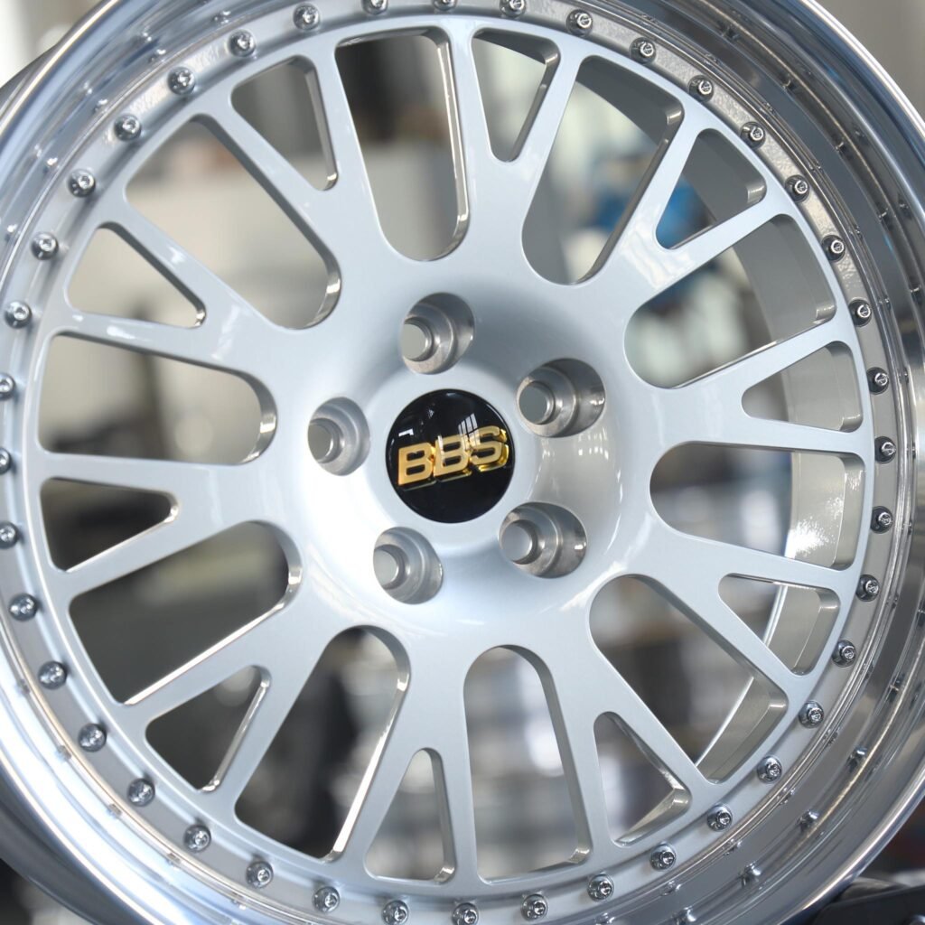 BMW M4 F82 wheels – Bright Silver 10 Y-Spoke Riveted Polished (BBS LM-Style), lip and barrel detail