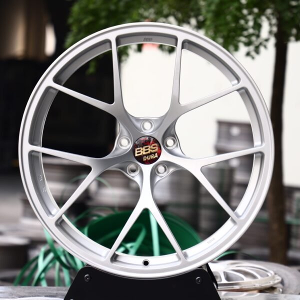 BMW M3 G80 wheels – Brushed Silver 5 Split-Spoke (BBS-Style), front view