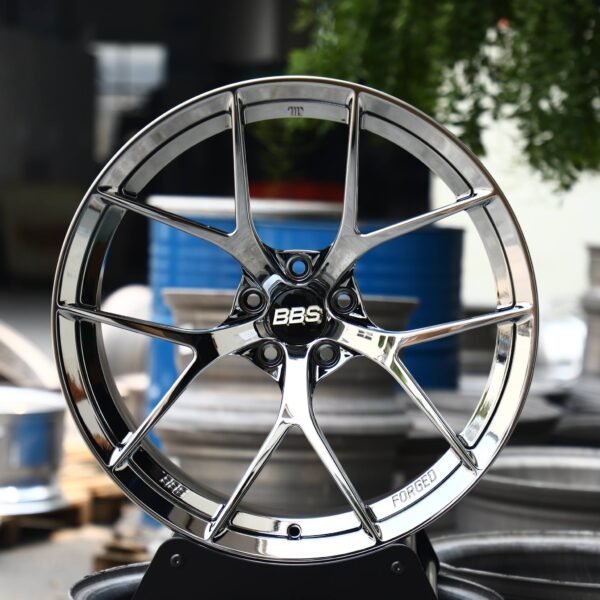 BMW M3 G80 wheels – Chrome / Gunmetal 5 Y-Spoke (BBS RI-D-Style), front view