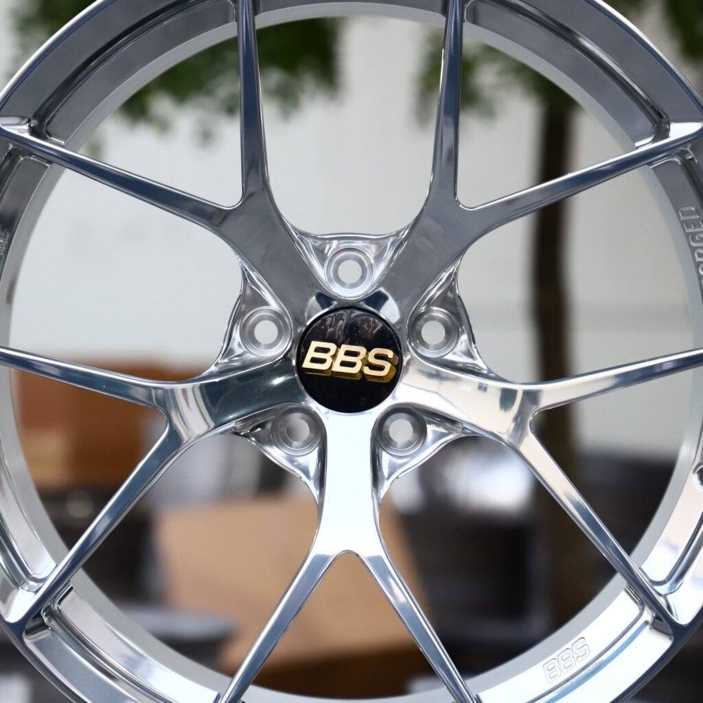 Audi A4 B9 wheels – Custom Finish 5 Y-Spoke Mirror Polished (BBS RI-D-Style), lip and barrel detail