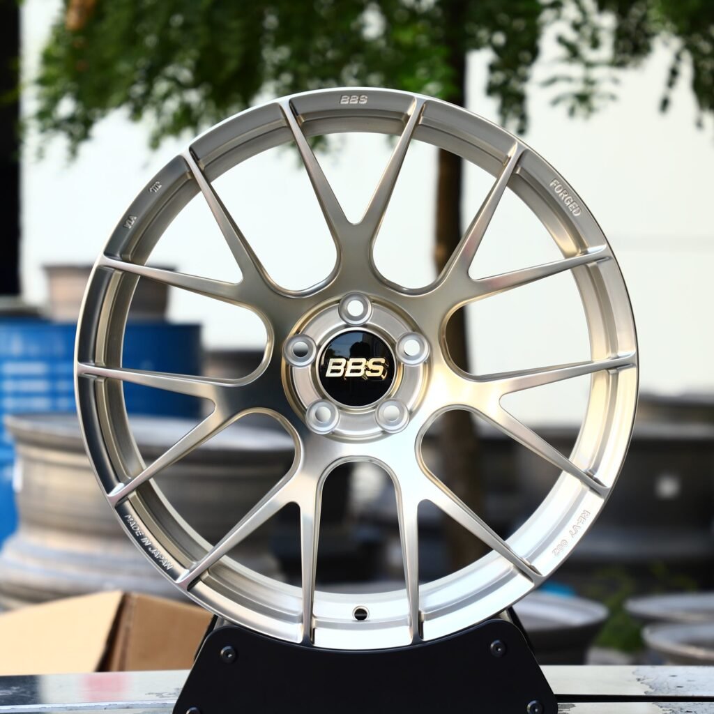 BBS Frozen Gold 7 Y-Spoke Forged Wheels - BMW 5 Series / Audi A6 Fitment (5-Lug) Monoblock forged wheel