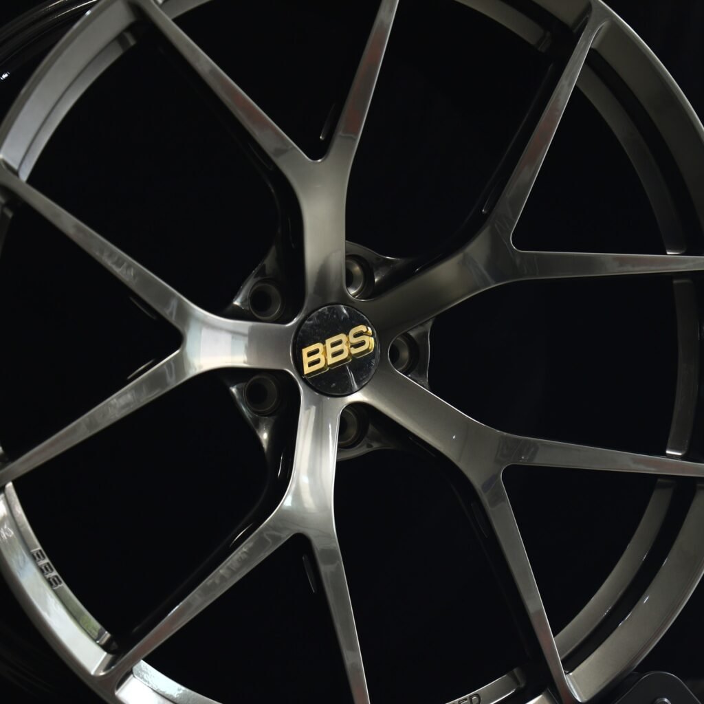 Lamborghini Huracan wheels – BBS Gloss Black 5 Y-Spoke, lip and barrel detail