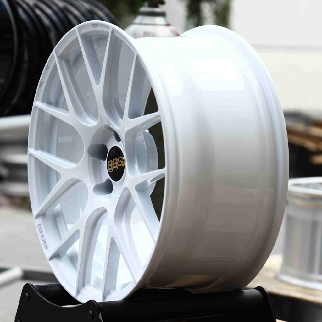 5x100 wheels – Gloss White 7 Y-Spoke (BBS RE-V7-Style), side view